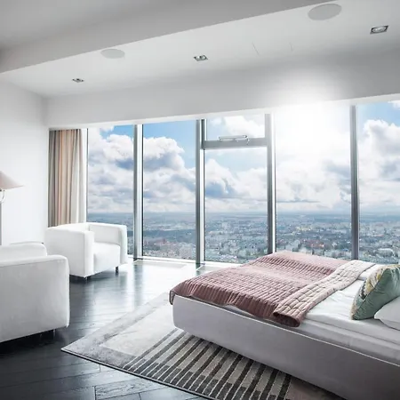 Apartment 30th+ Floor In Sky Tower