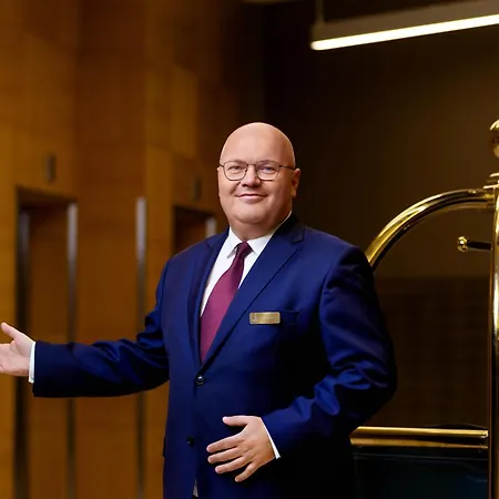 30th+ Floor In Sky Tower