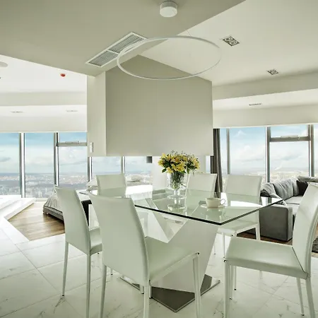 30th+ Floor In Sky Tower Apartment