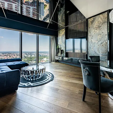 30th+ Floor In Sky Tower Apartment