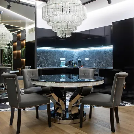 30th+ Floor In Sky Tower Apartment *