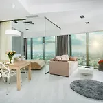 30th+ Floor In Sky Tower Apartmán