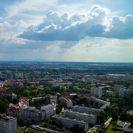 30th+ Floor In Sky Tower Апартаменти