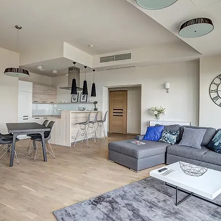 30th+ Floor In Sky Tower