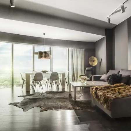 30th+ Floor In Sky Tower Apartment