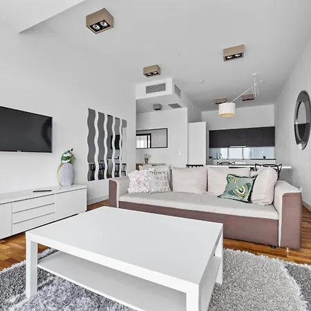 30th+ Floor In Sky Tower Apartament