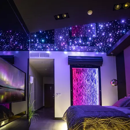 30th+ Floor In Sky Tower Апартаменти