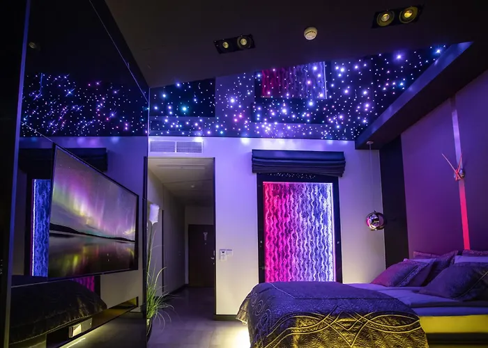 30th+ Floor In Sky Tower Apartment